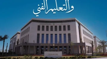 وزير التربية والتعليم يحدد آليات تحصيل الرسوم بالمدارس الرسمية والمتميزة للغات